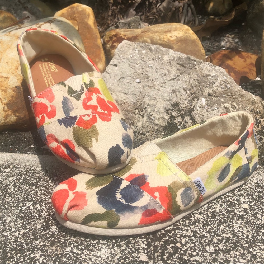 Toms print canvas shoes